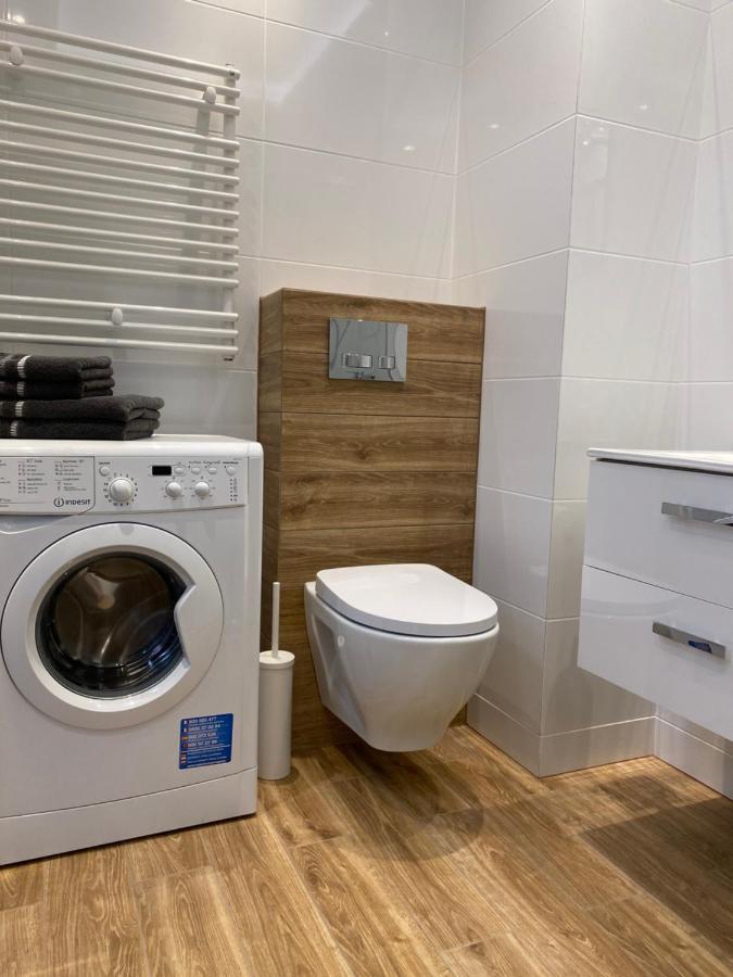 2 Tyskie Apartamenty Z Ogrodkiem Тыхы Экстерьер фото