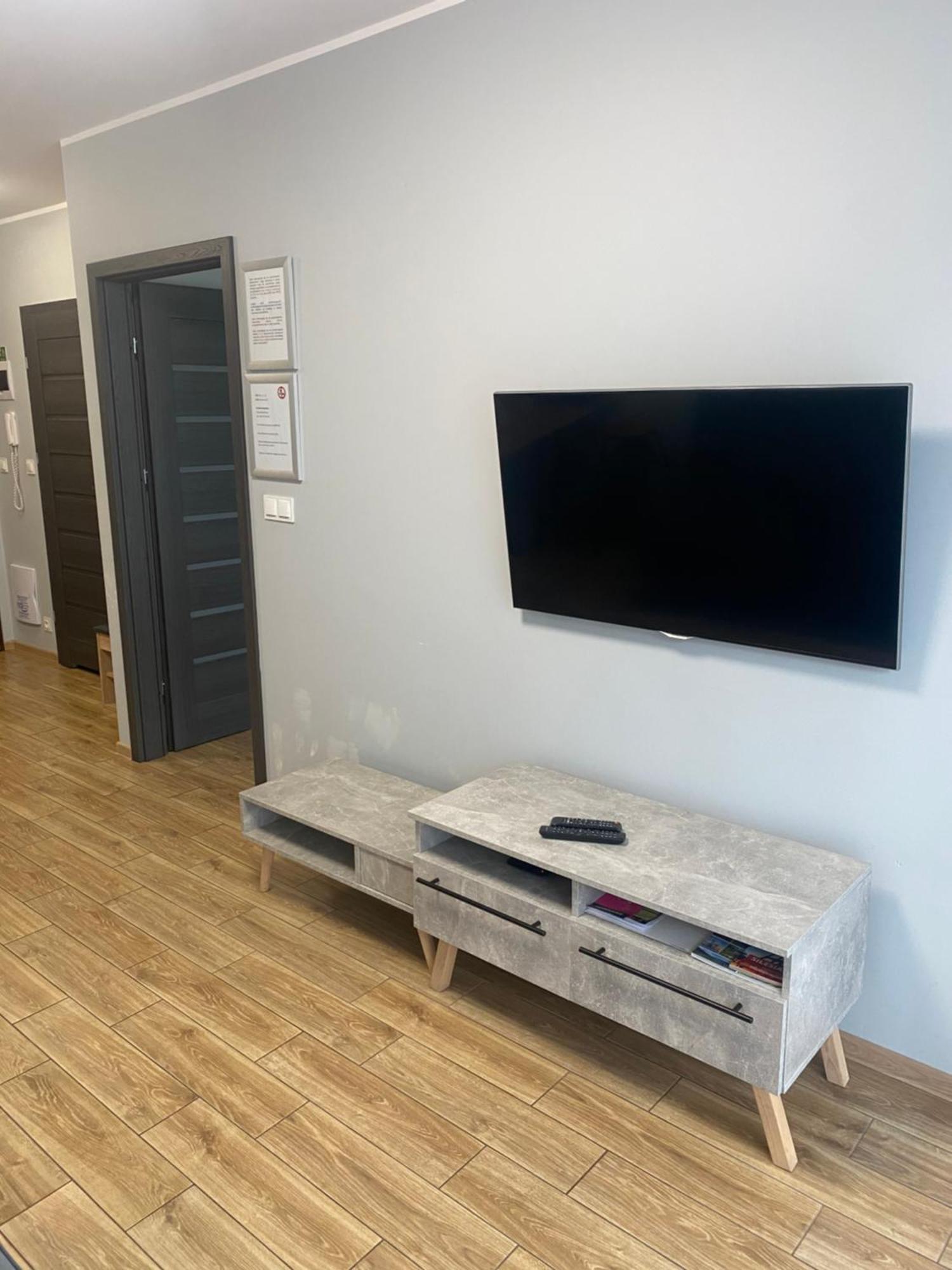 2 Tyskie Apartamenty Z Ogrodkiem Тыхы Экстерьер фото